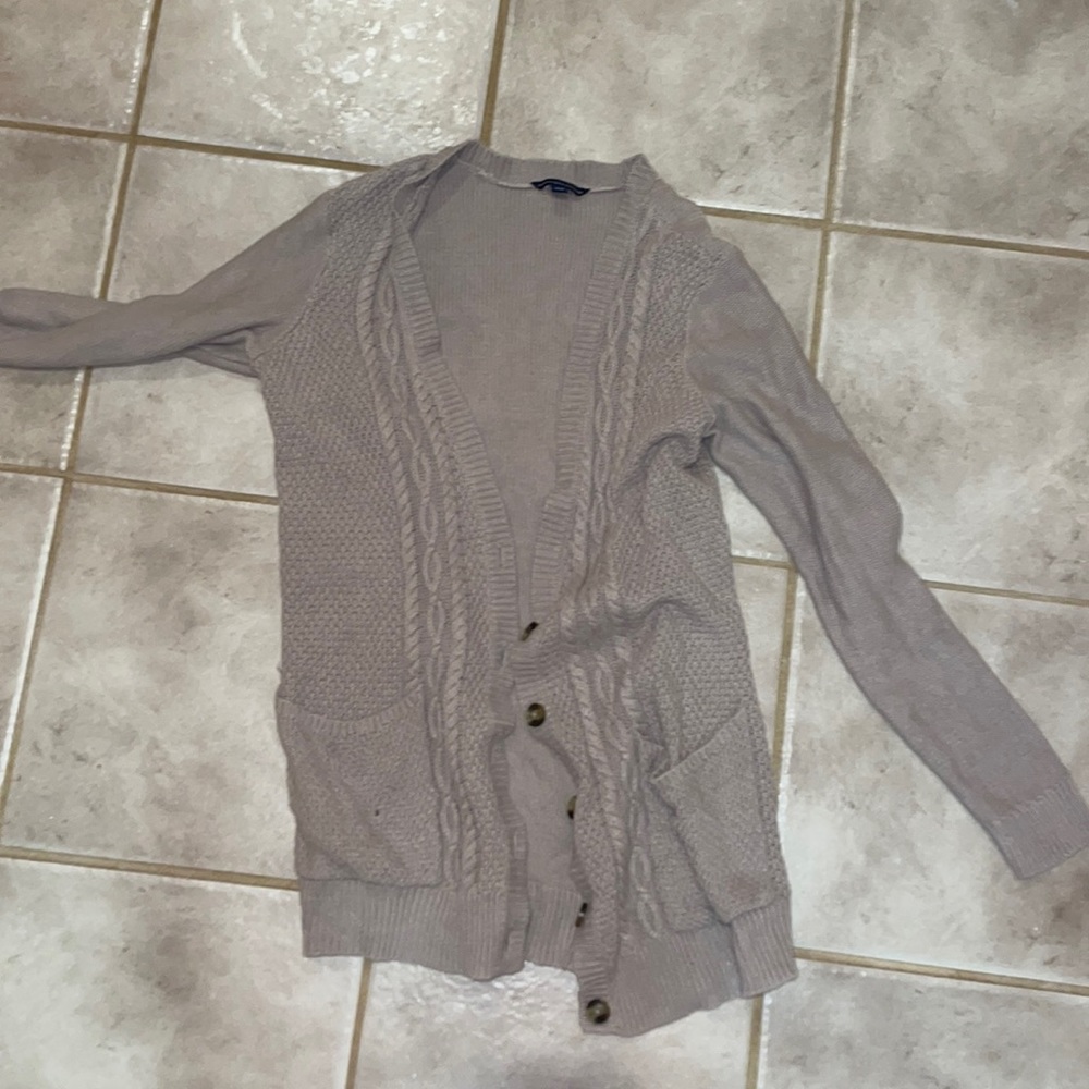 american eagle beige cardigan, size medium